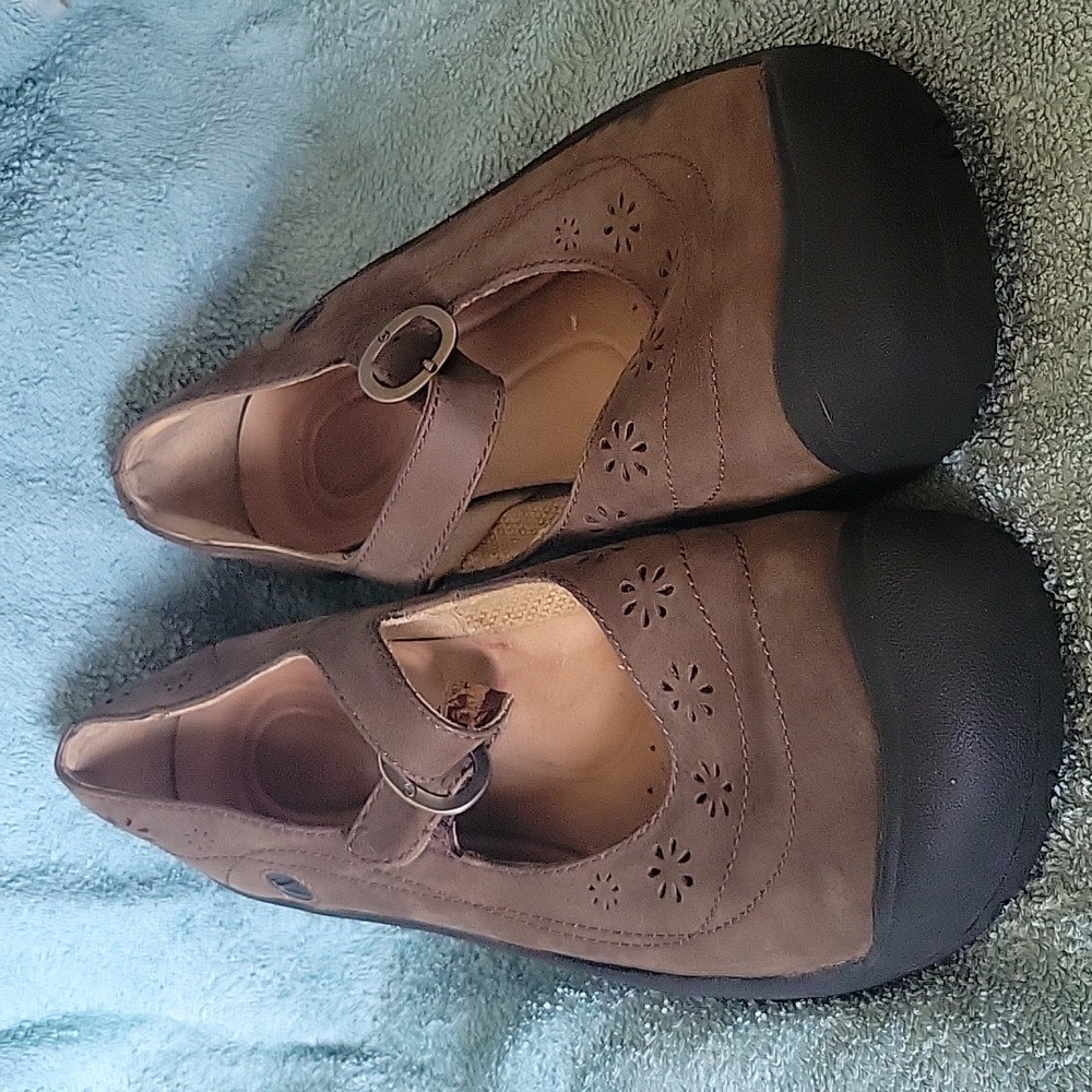 Keen Mary Jane shoes size 10